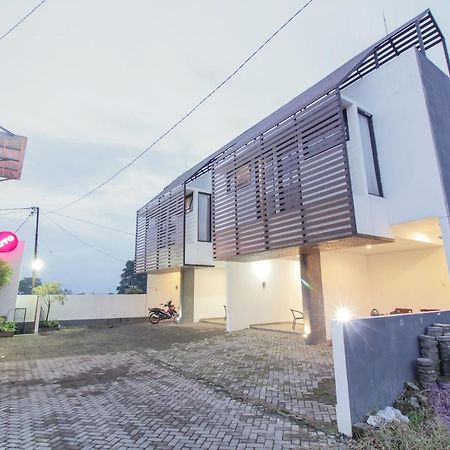 Oyo 396 Tibrae Residence Syariah Lembang Εξωτερικό φωτογραφία